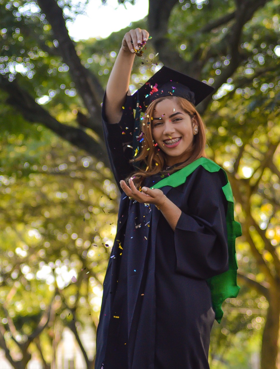 graduation, university, graduate-3503207.jpg
